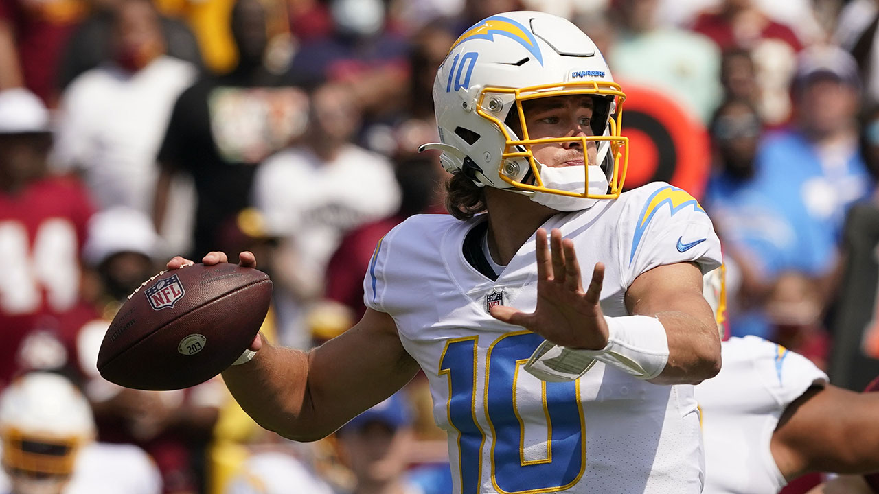 Column: Friskier Justin Herbert gives Chargers a shot in QB-rich AFC - The  San Diego Union-Tribune