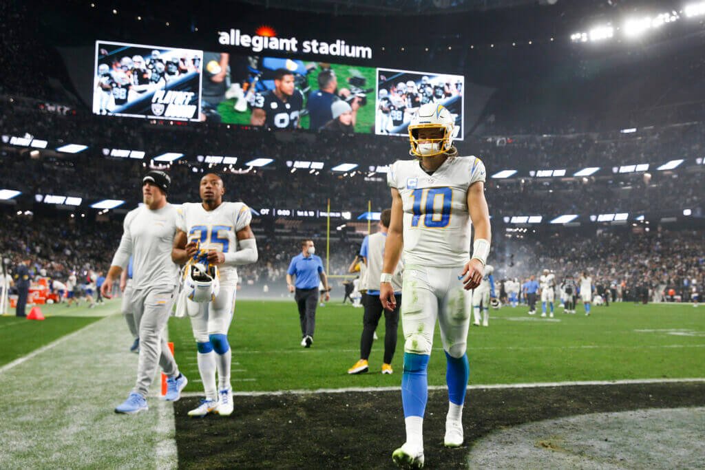 Justin Herbert and Derek Carr face off in fascinating Monday Night Football  between Chargers and Raiders, NFL News